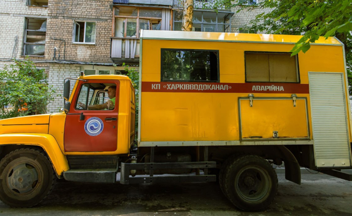 У Харкові відновлюють подачу води у пошкоджених будинках