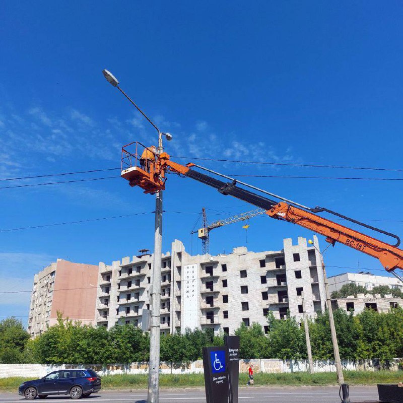 У Харкові впорядковують вуличне освітлення (фото)