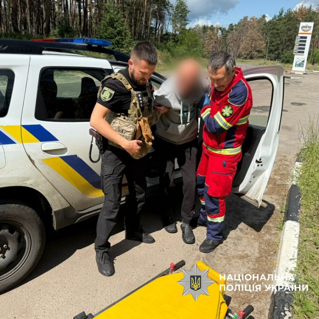 На Харківщині евакуювали чоловіка, який постраждав від ворожого дрону