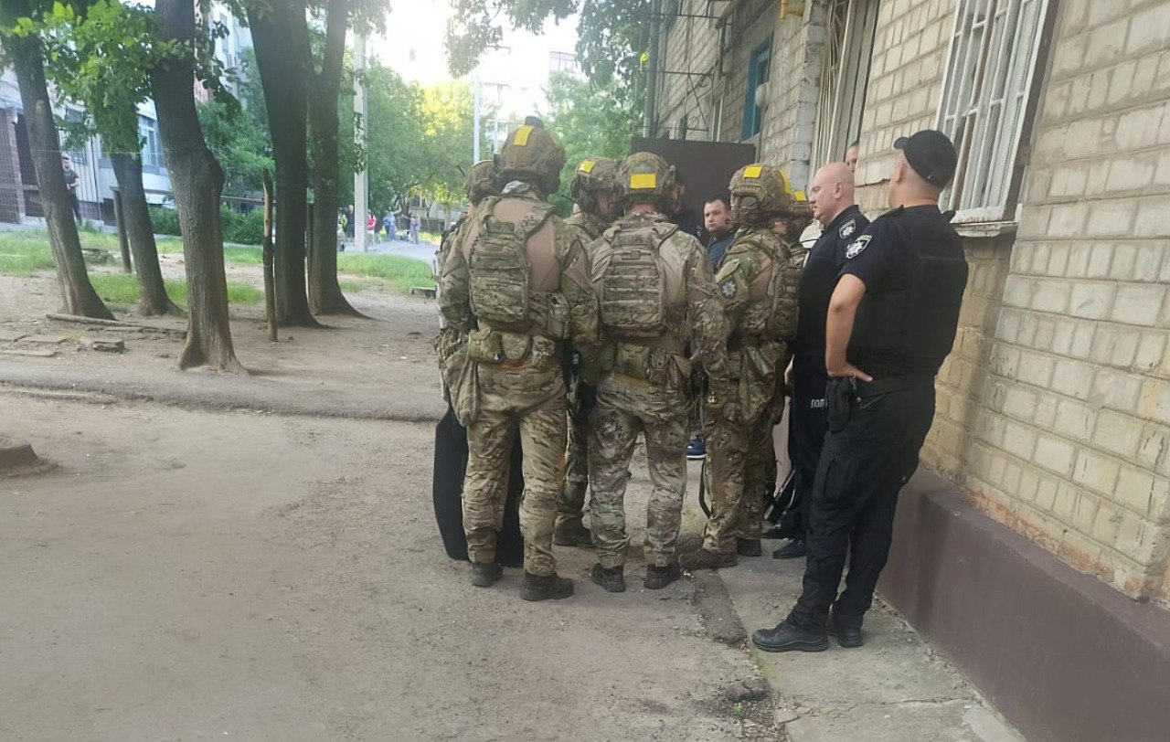 Харків'янин утримував у квартирі двох жінок
