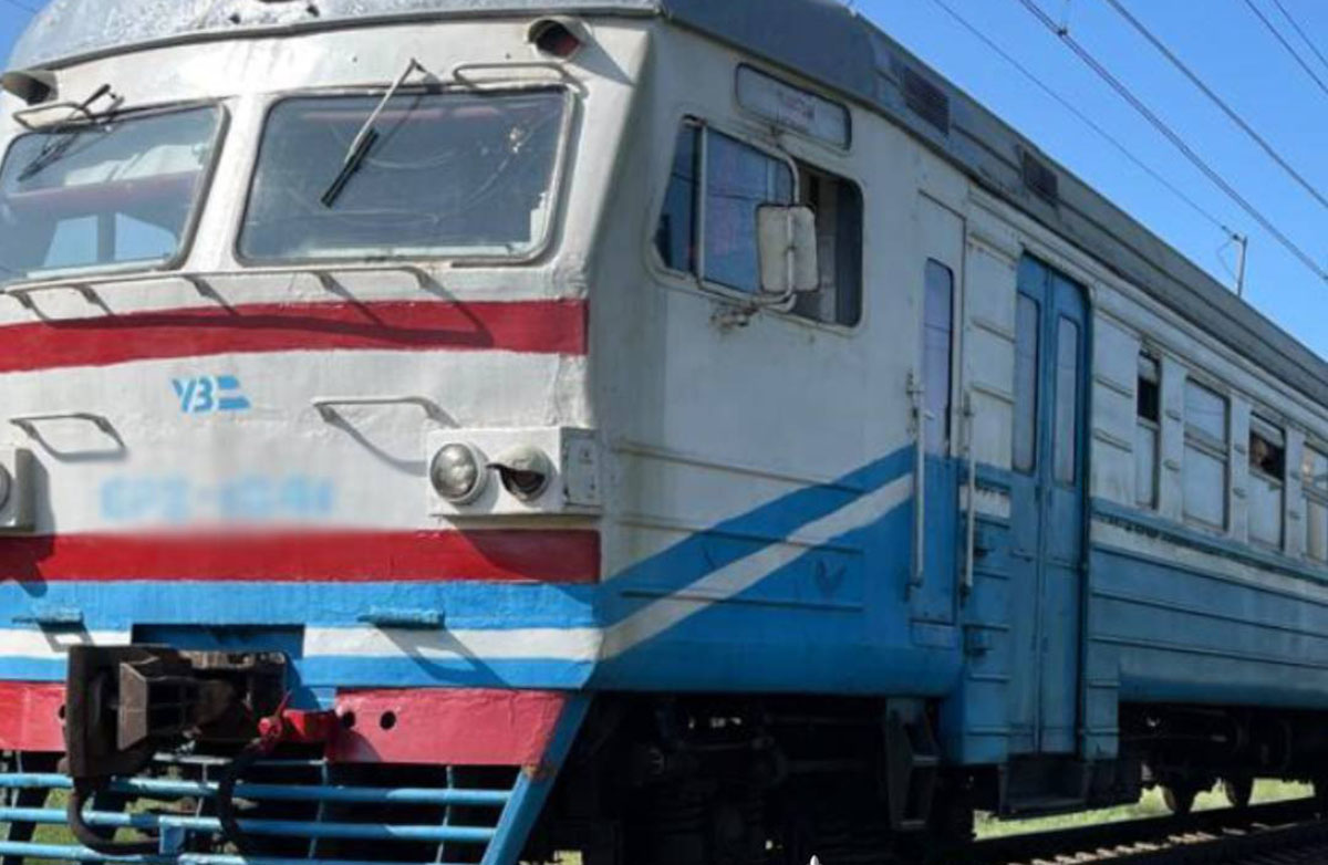 На Харківщині потяг збив підлітка: постраждалий в реанімації