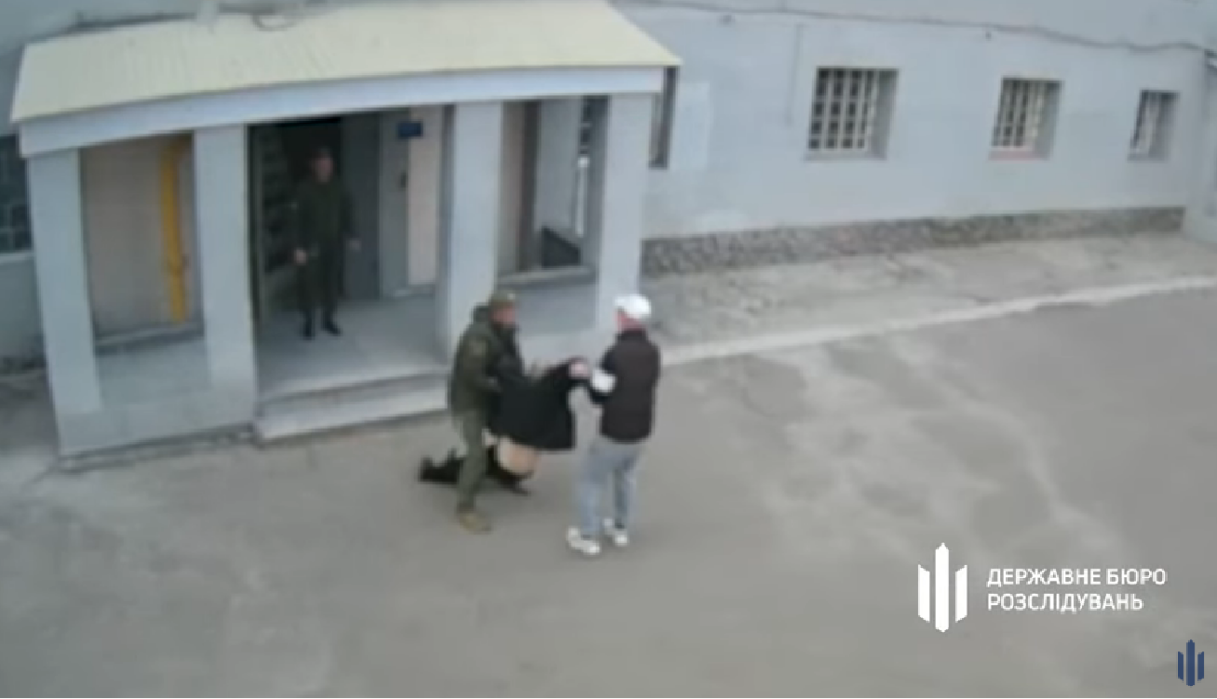Смерть затриманого у харківському СІЗО: підозрюють сімох працівників установи (відео)