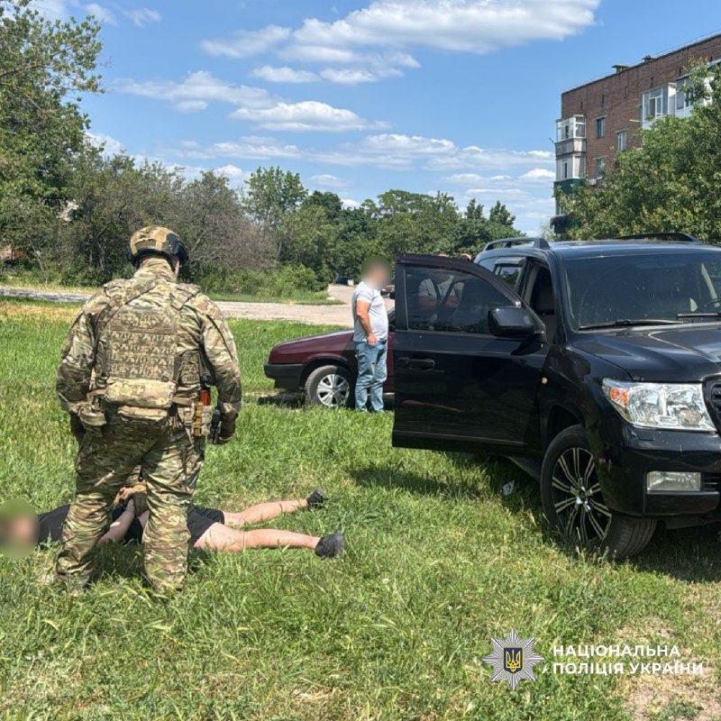 Поліція затримала зловмисників, які вимагали у харків’янина 100 тисяч гривень