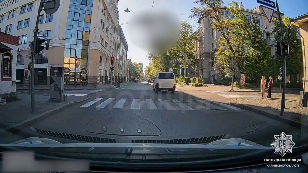 У Харкові патрульні виписали штрафи водіям, яких прославили відео в мережі