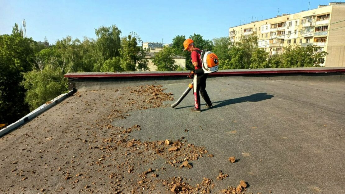 Вранці 2 червня ворог атакував Харків БпЛА та балістикою
