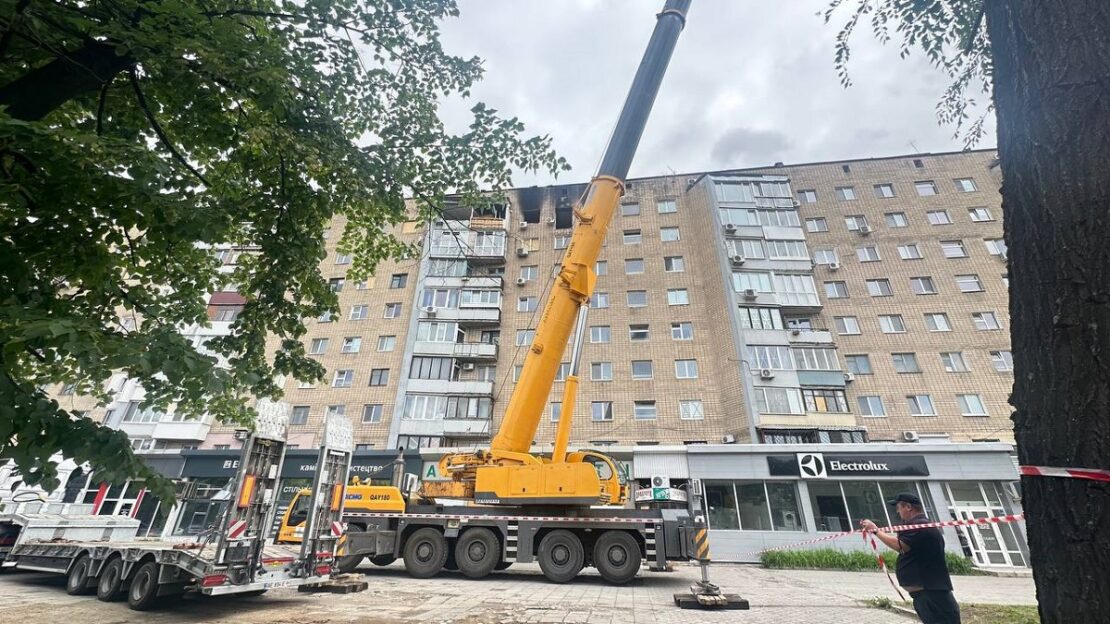Ремонт будинку на Гімназійній набережній у Харкові