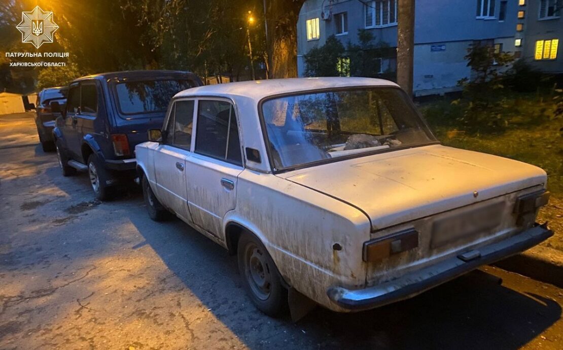 У Харкові водій Renault скоїв ДТП та поїхав з місця