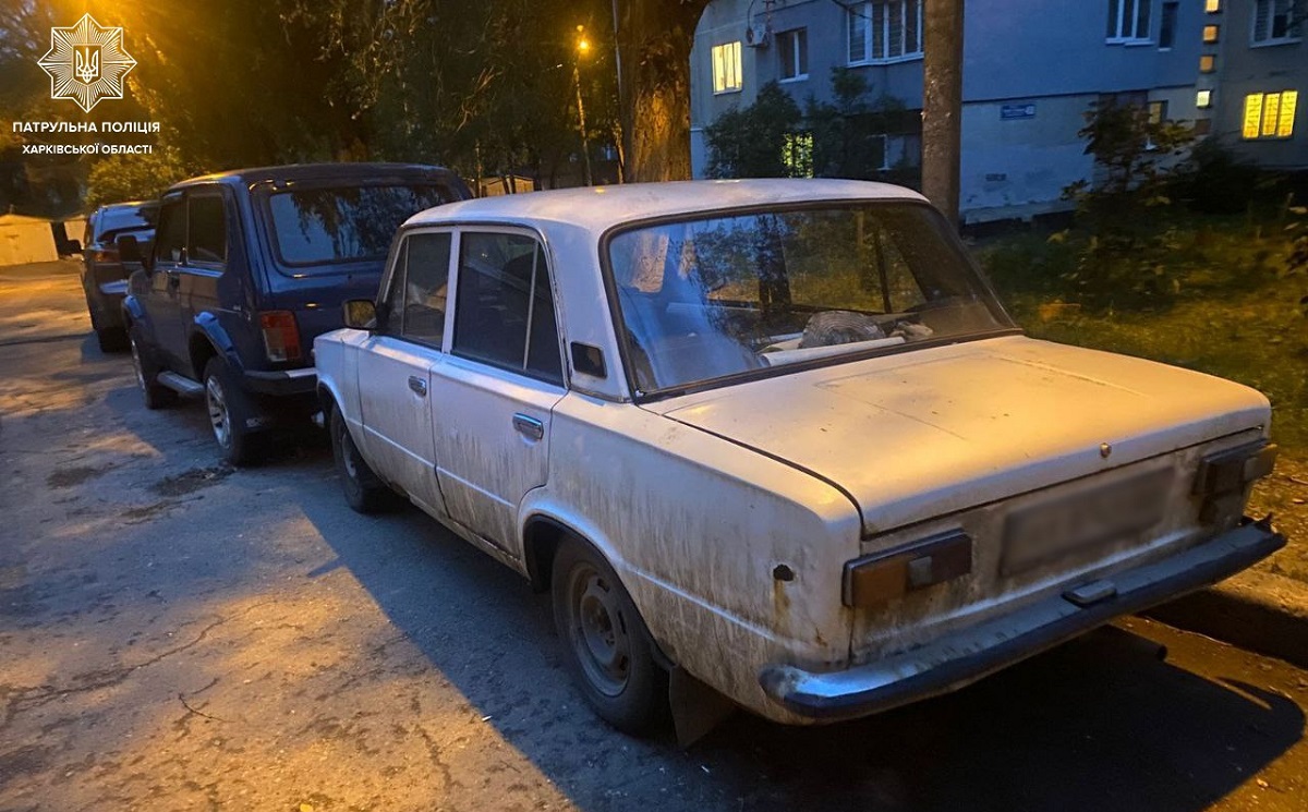 У Харкові водій Renault скоїв ДТП та поїхав з місця