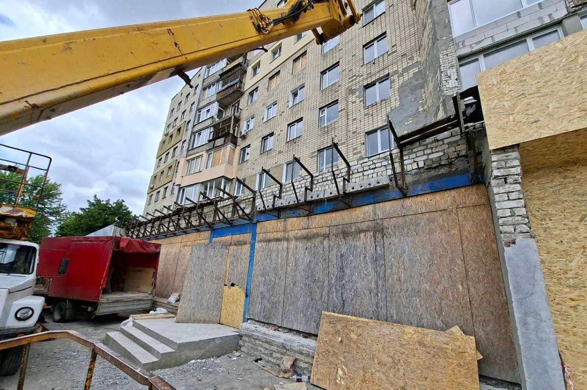 У Харкові закрили контури 64 будинків, понівечених обстрілами