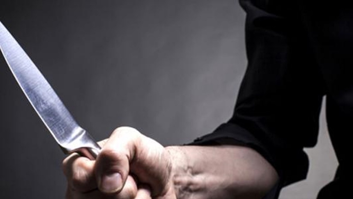У Харкові на дитячому майданчику зарізали чоловіка