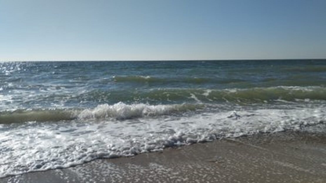 Курортники скаржаться на суттєве зниження температури води в Чорному морі