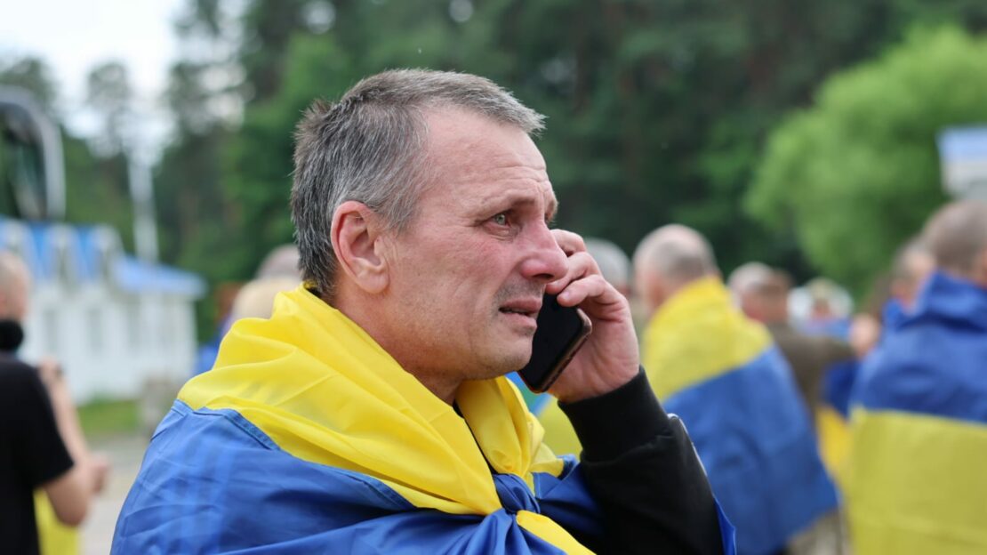 З російського полону повернули українських захисників та цивільних (фото)