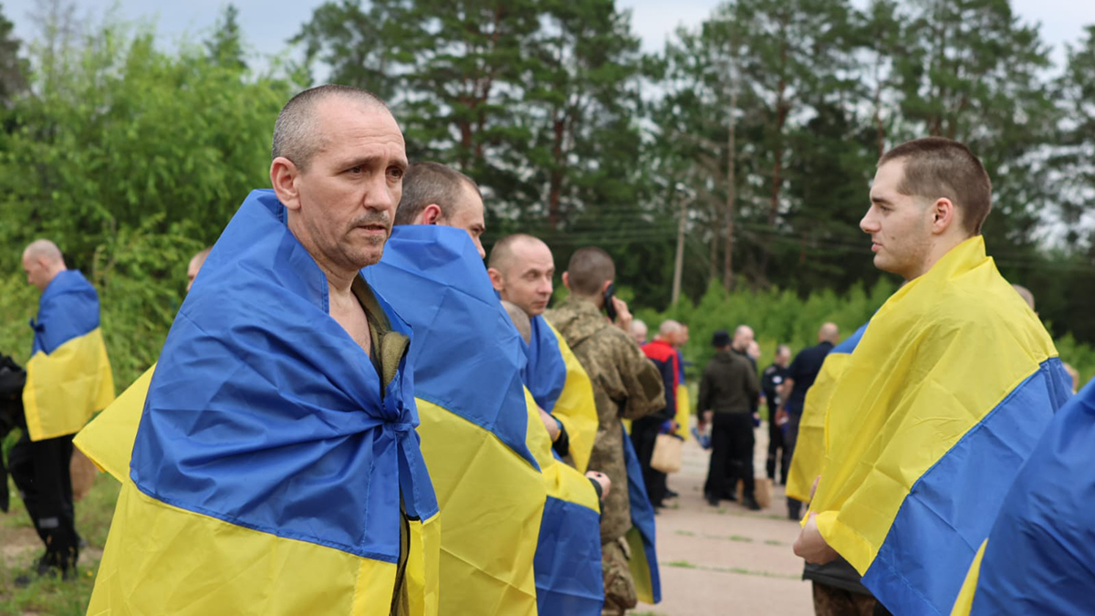 З російського полону повернули захисників та цивільних