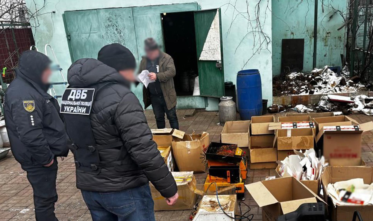 У Харкові викрили підпільне виробництво тютюнових виробів