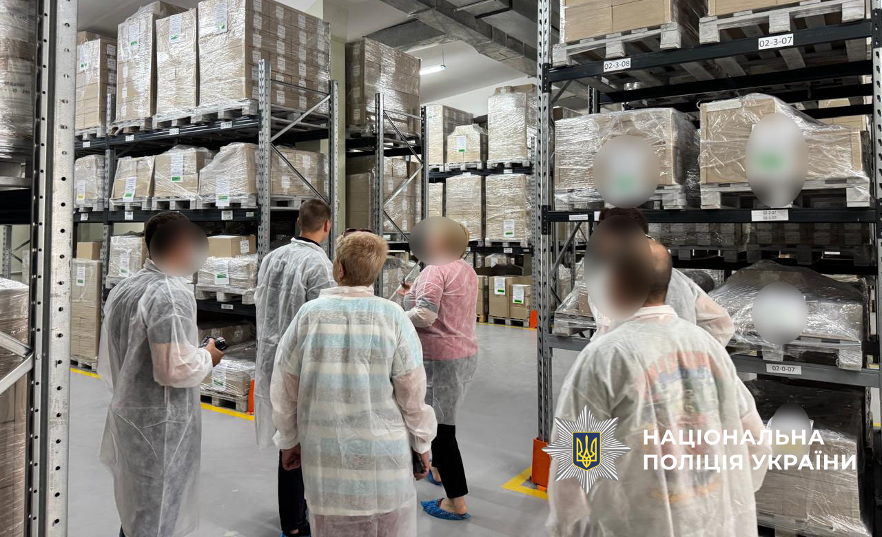 Посадовці фармкомпаній торгували ліками на території рф
