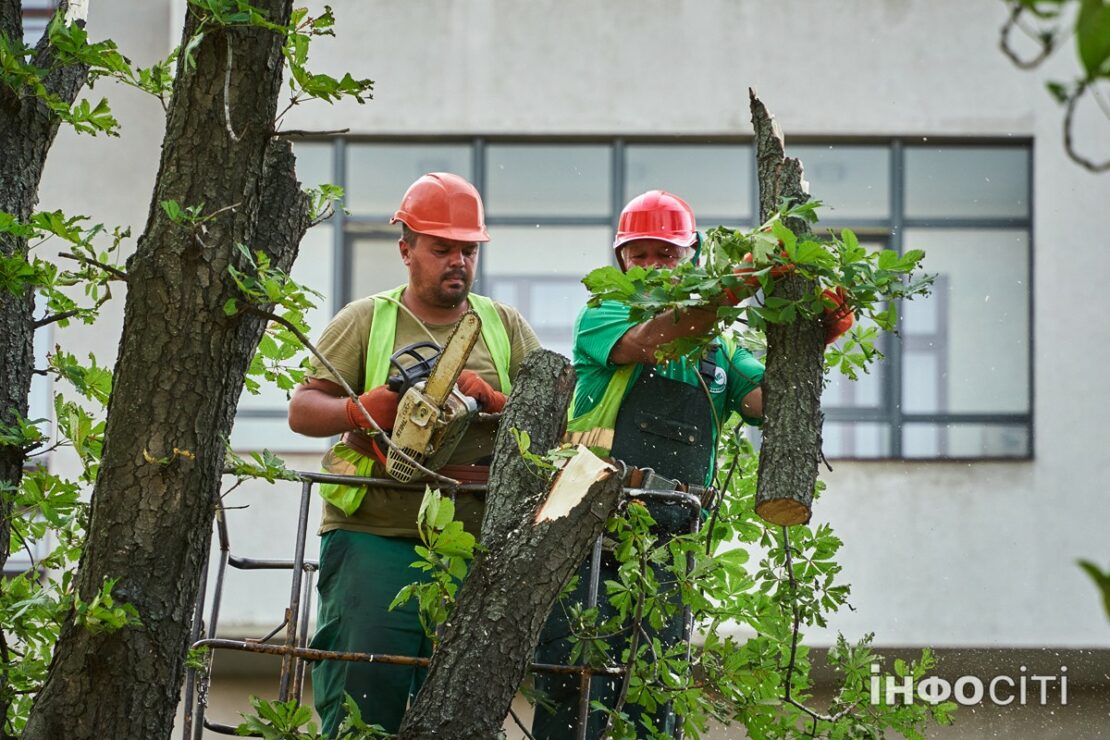 Харків оговтується після буревію: мер розповів про наслідки 