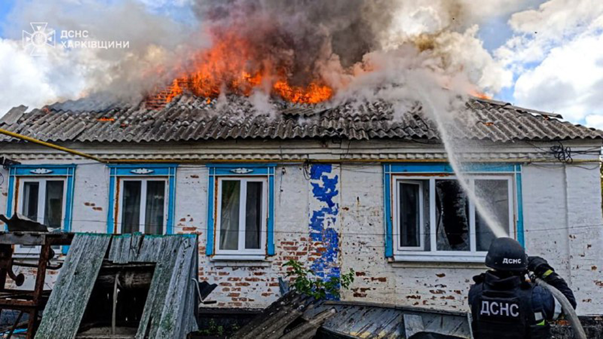 На Харківщині ліквідували масштабну пожежу після обстрілу