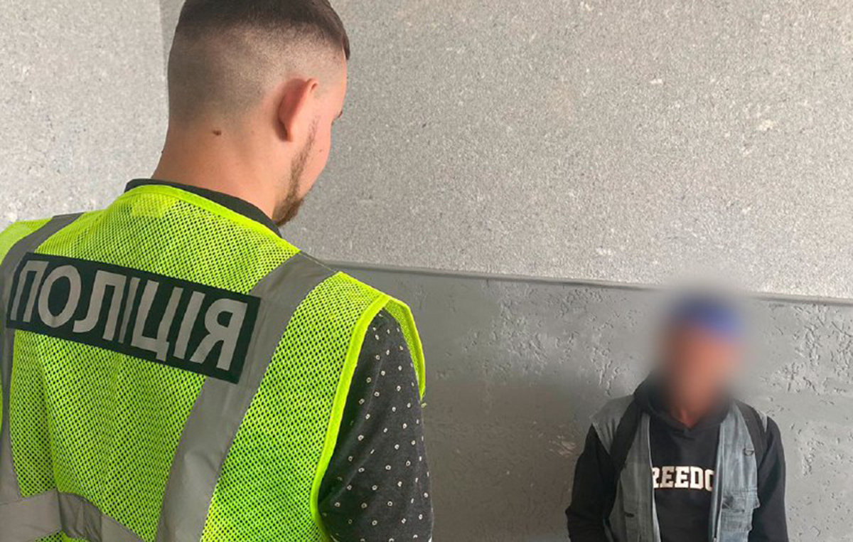 Житель Харківщини вчинив крадіжку в пункті видачі гуманітарки