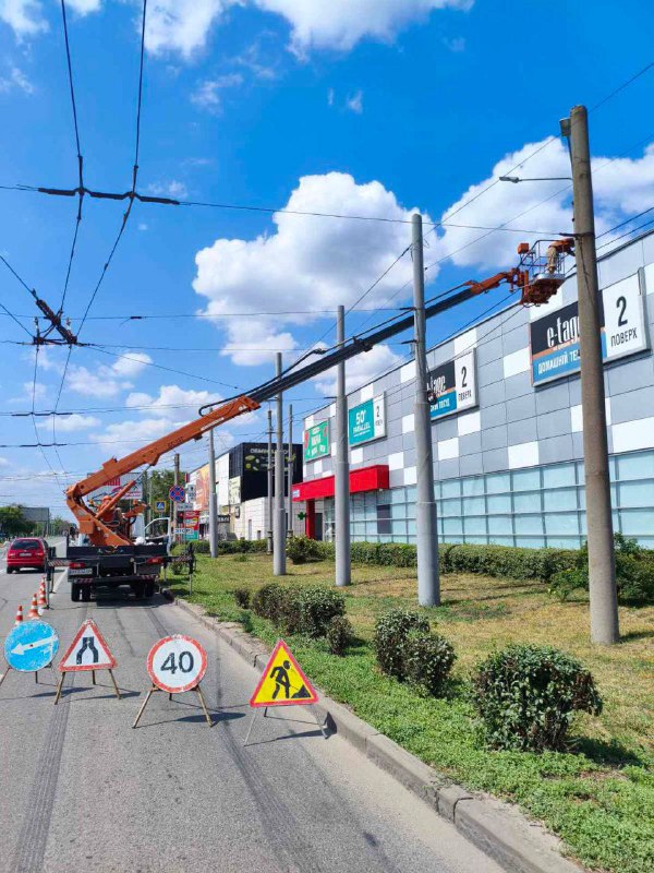 У Харкові впорядковують вуличне освітлення (фото)