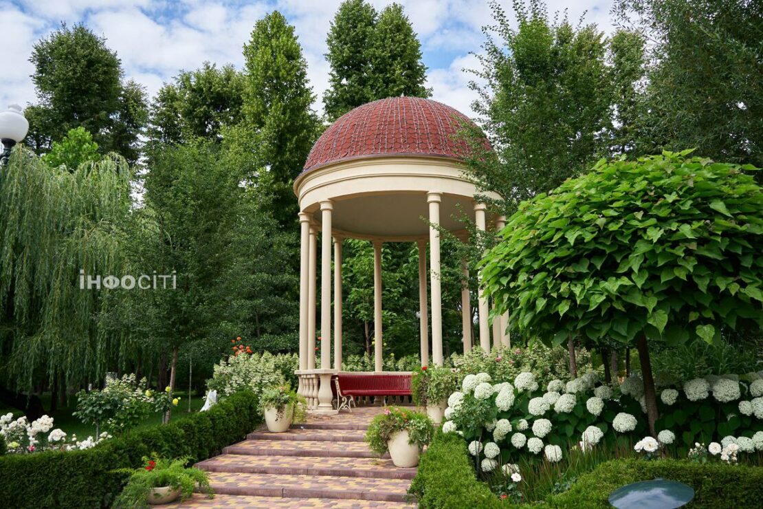 Центральний парк запрошує на літній релакс (фото)