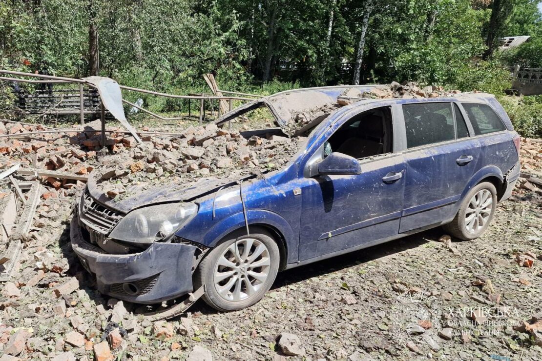 Фото наслідків російського удару по лікарні в Харкові