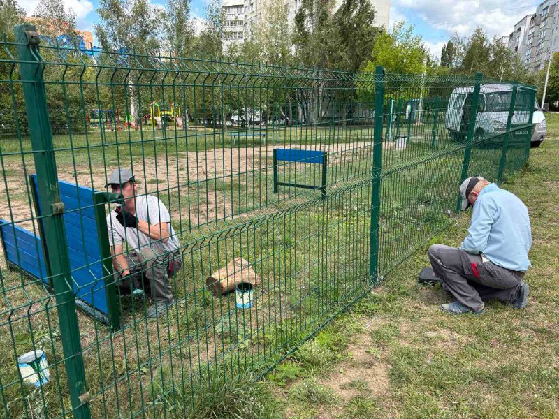 У Харкові відновлюють майданчики для вигулу собак (фото)