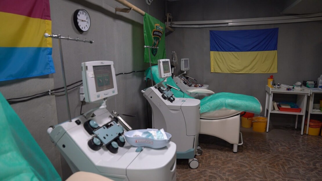 Порожні крісла в Центрі крові: у Харкові шукають донорів усіх груп