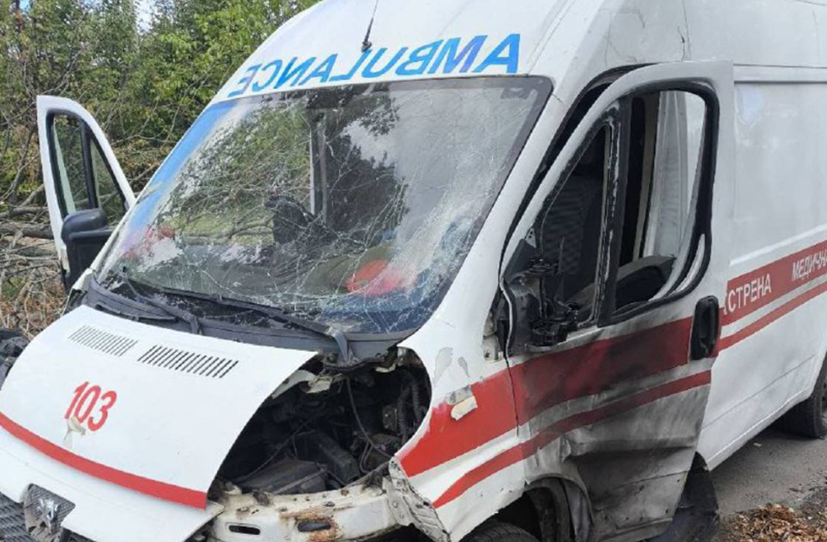 На Харківщині дрон атакував авто "швидкої": є постраждалі