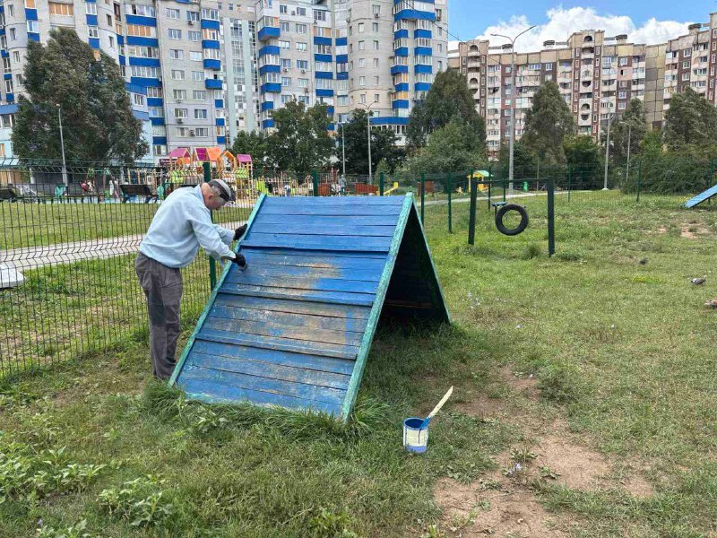 У Харкові відновлюють майданчики для вигулу собак (фото)