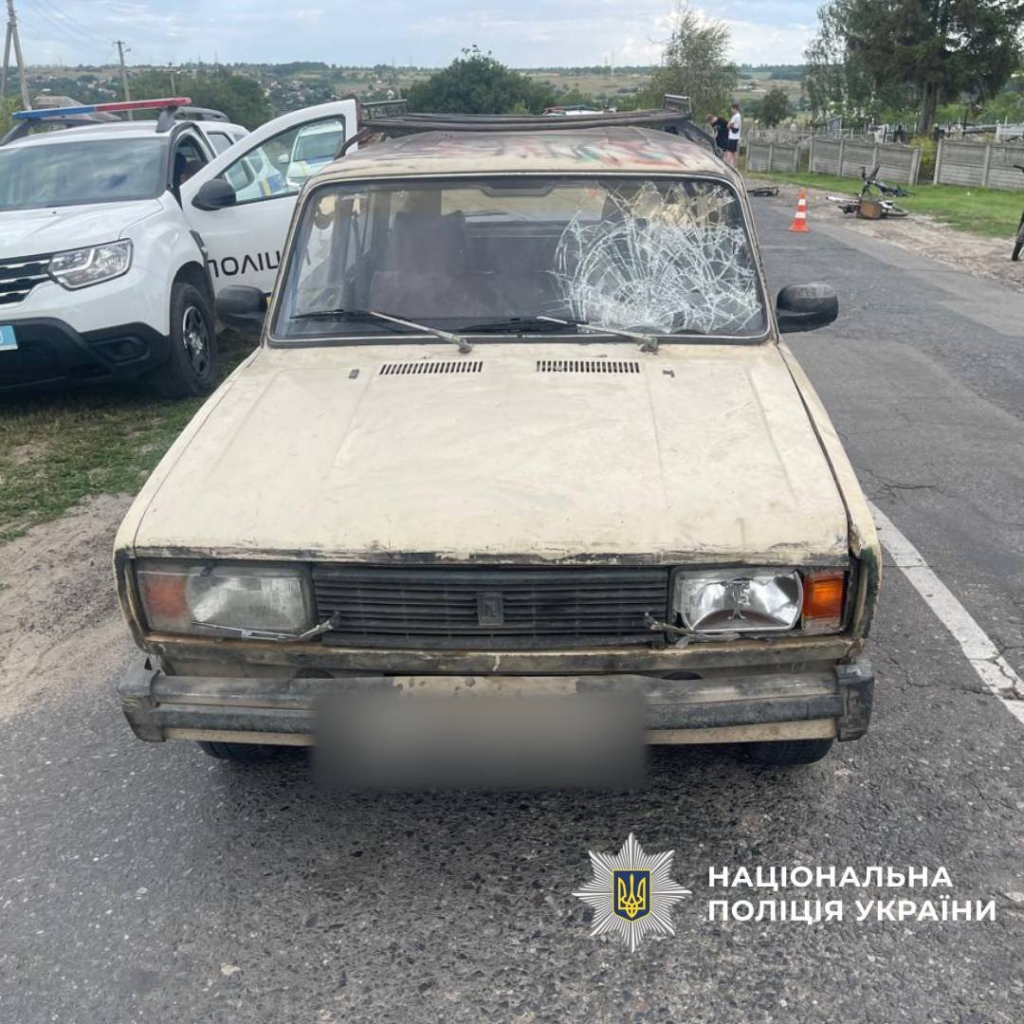 На Харківщині п'яний чоловік збив двох велосипедистів (фото)