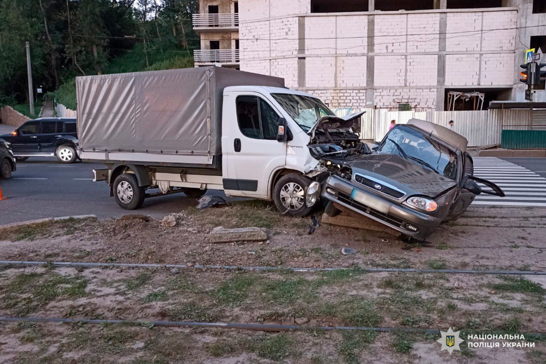 Поліцейські Харкова встановлюють деталі аварії у Шевченківському районі