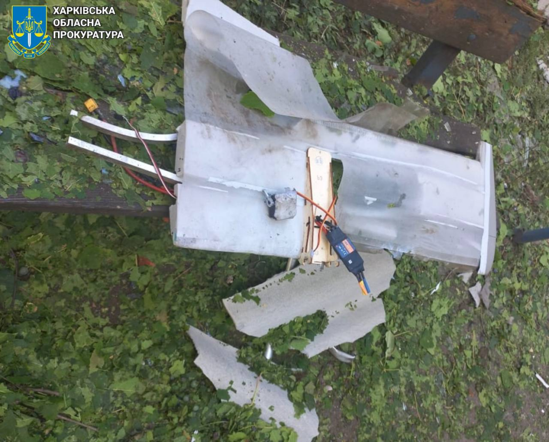 На Харківщині троє цивільних постраждали від атаки ворожого дрону (фото)