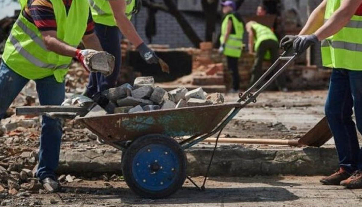 Уряд збільшив оплату праці за суспільно корисні роботи
