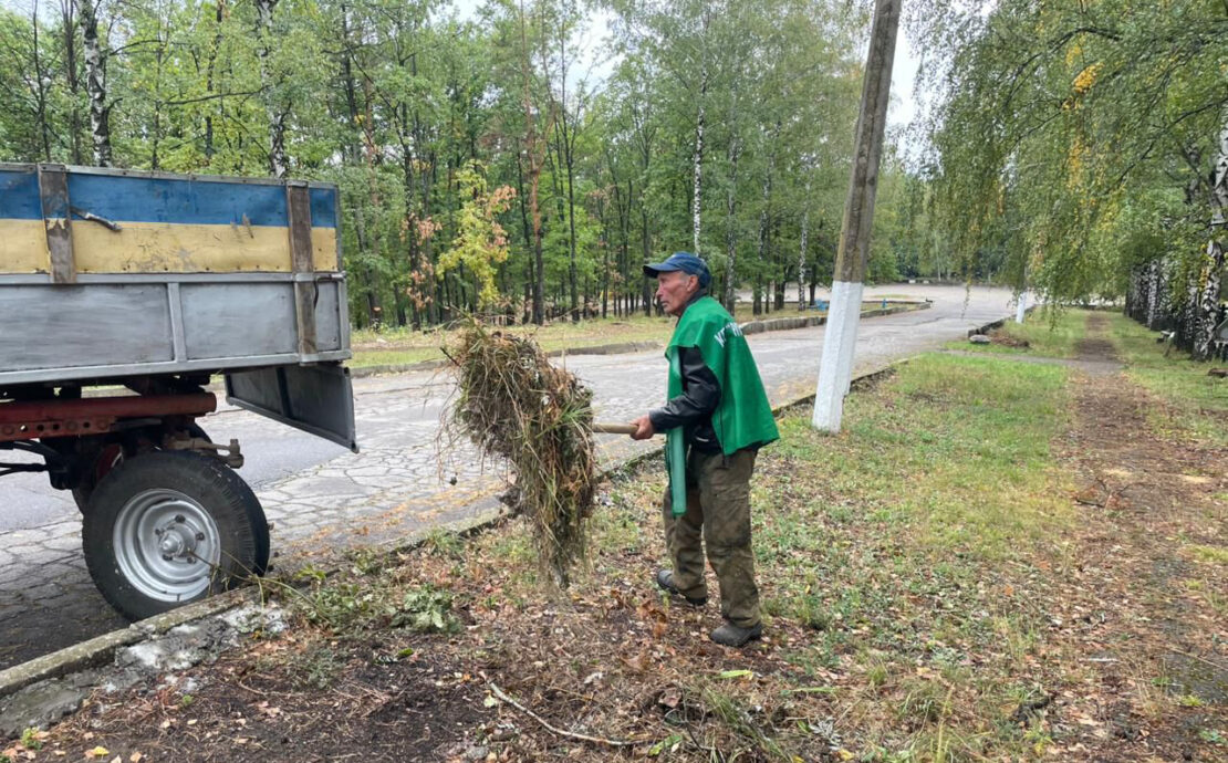У Харкові впорядковують міські кладовища 