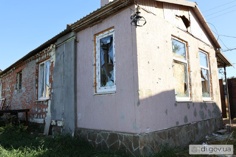 Росіяни вдарили артилерією по Хаківщині: є постраждалий (фото)