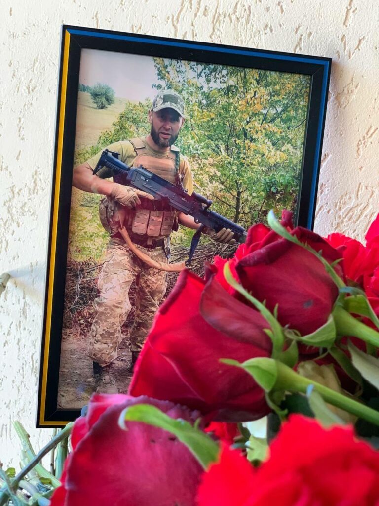 У Харкові відкрили меморіальну дошку полеглому захиснику Валерію Жиліну