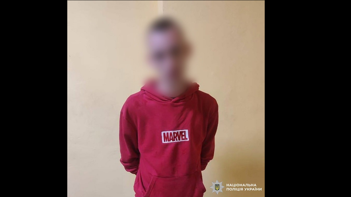 У Харкові 22-річний молодик із ножем напав на продавчиню магазину