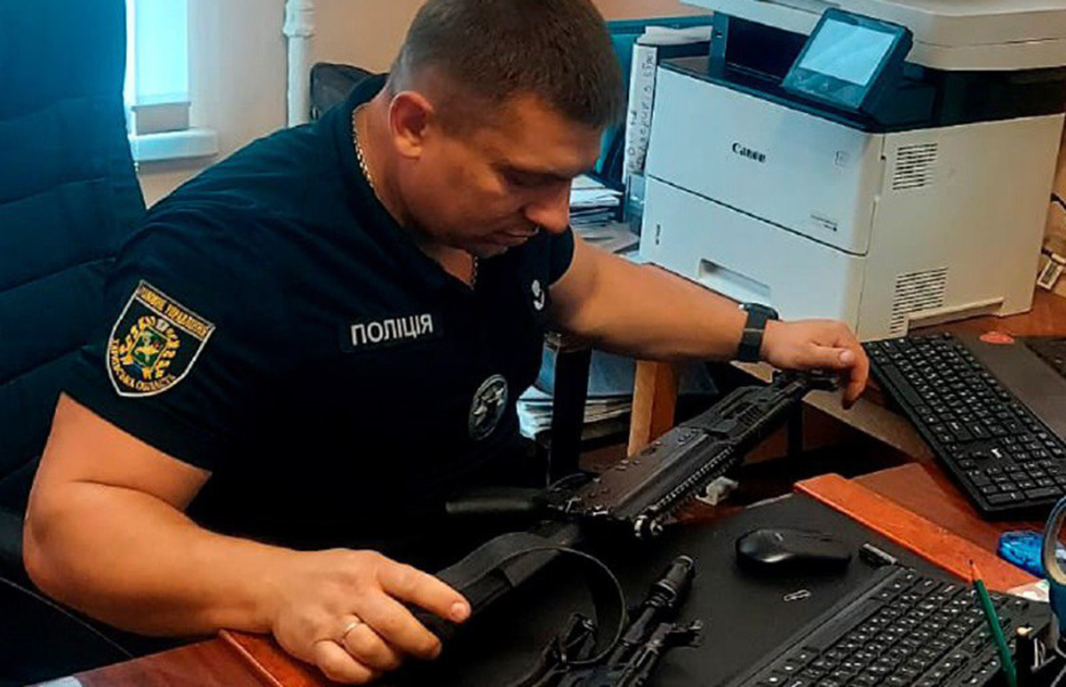Жителі Холодногірського району Харкова декларують зброю