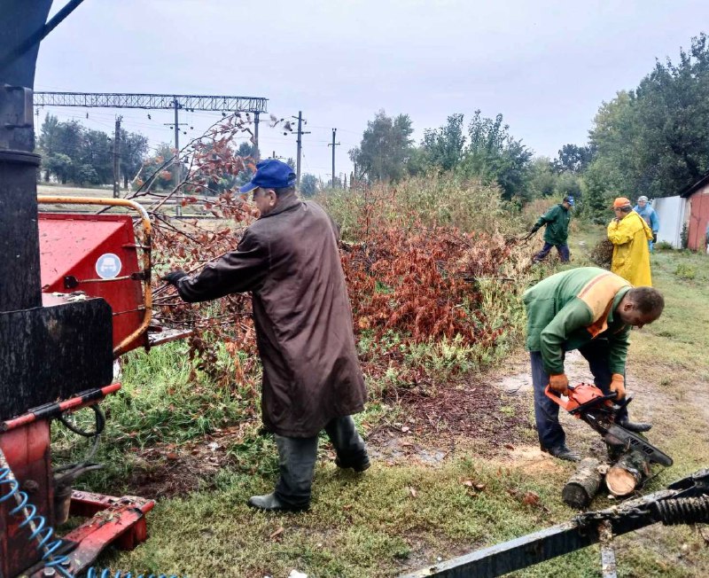 Харківські комунальники наводять лад у приватному секторі (фото)