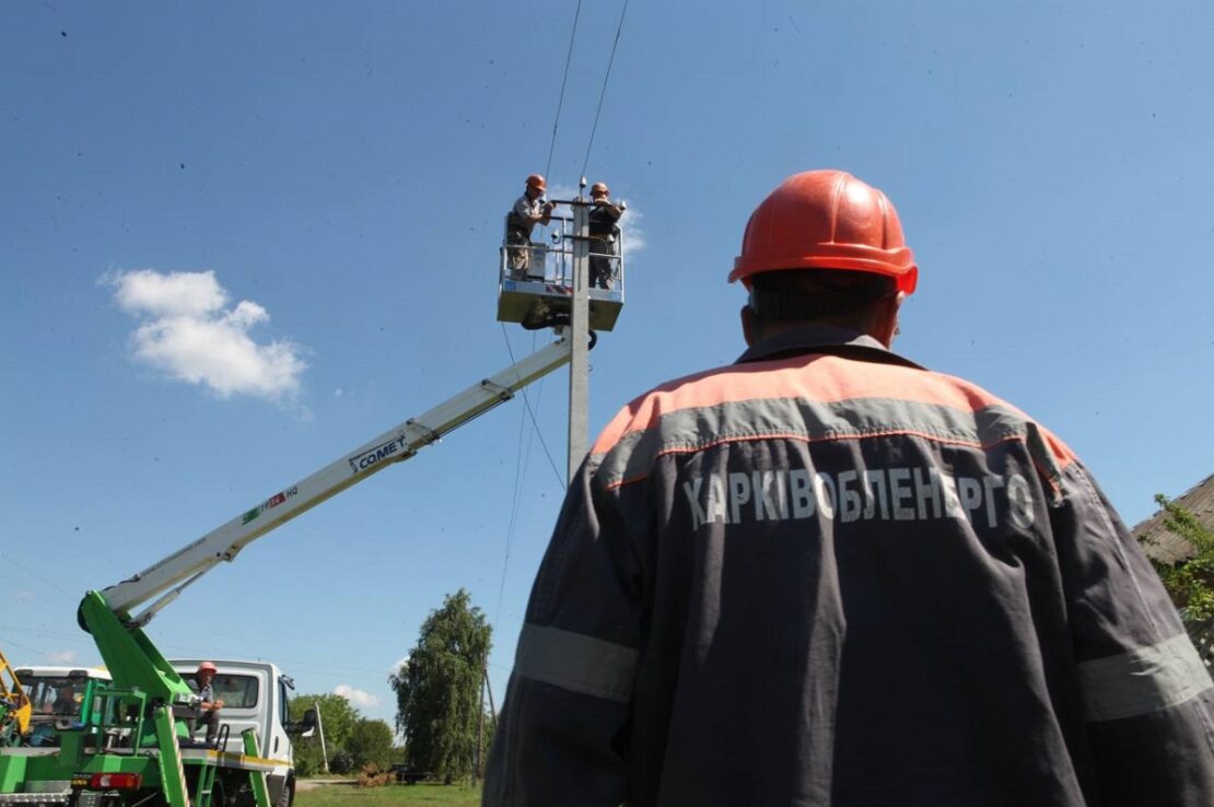 Енергетики повернули світло 3 тисячам споживачів після нічних обстрілів