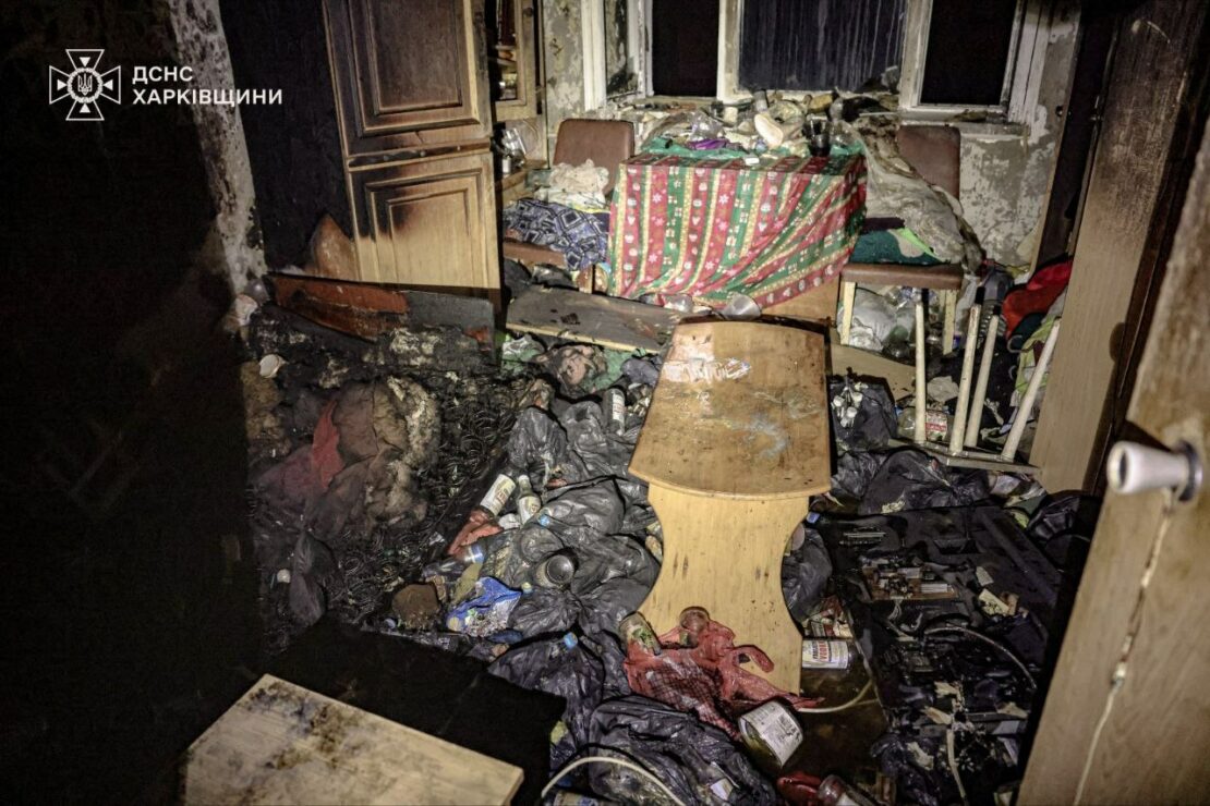 У Харкові на пожежі загинули двоє пенсіонерів, одну жінку вдалося врятувати