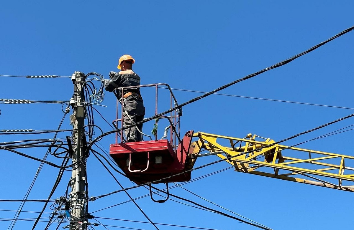 У Лозовій на Харківщині повністю відновити електропостачання після обстрілу