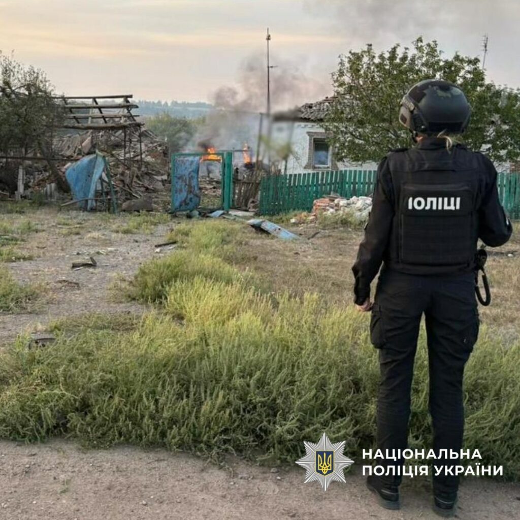 Обстріли Харківської області: рятувальники загасили сім пожеж