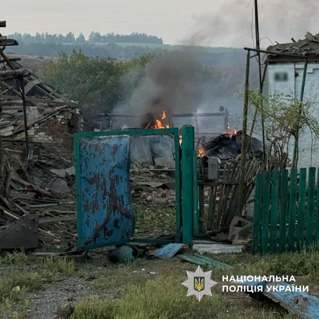 Обстріли Харківської області: рятувальники загасили сім пожеж