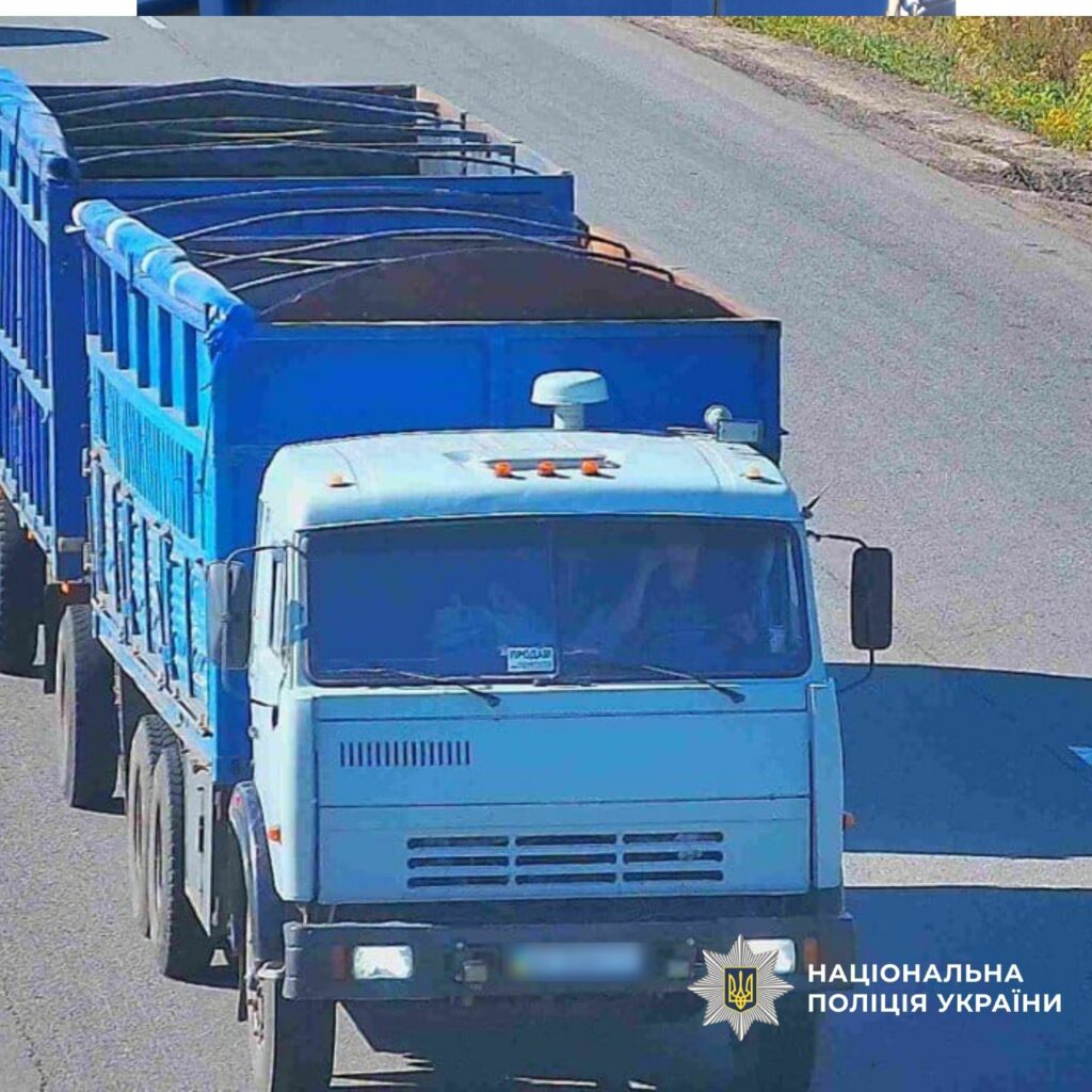 Під Харковом КАМАЗ не пропустив легковик: водій загинув, пасажирка в лікарні