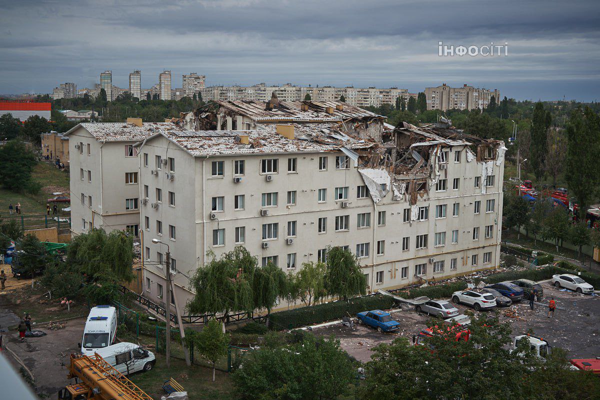 Будинок в Індустріальному районі, який зруйнували «шахеди», демонтують