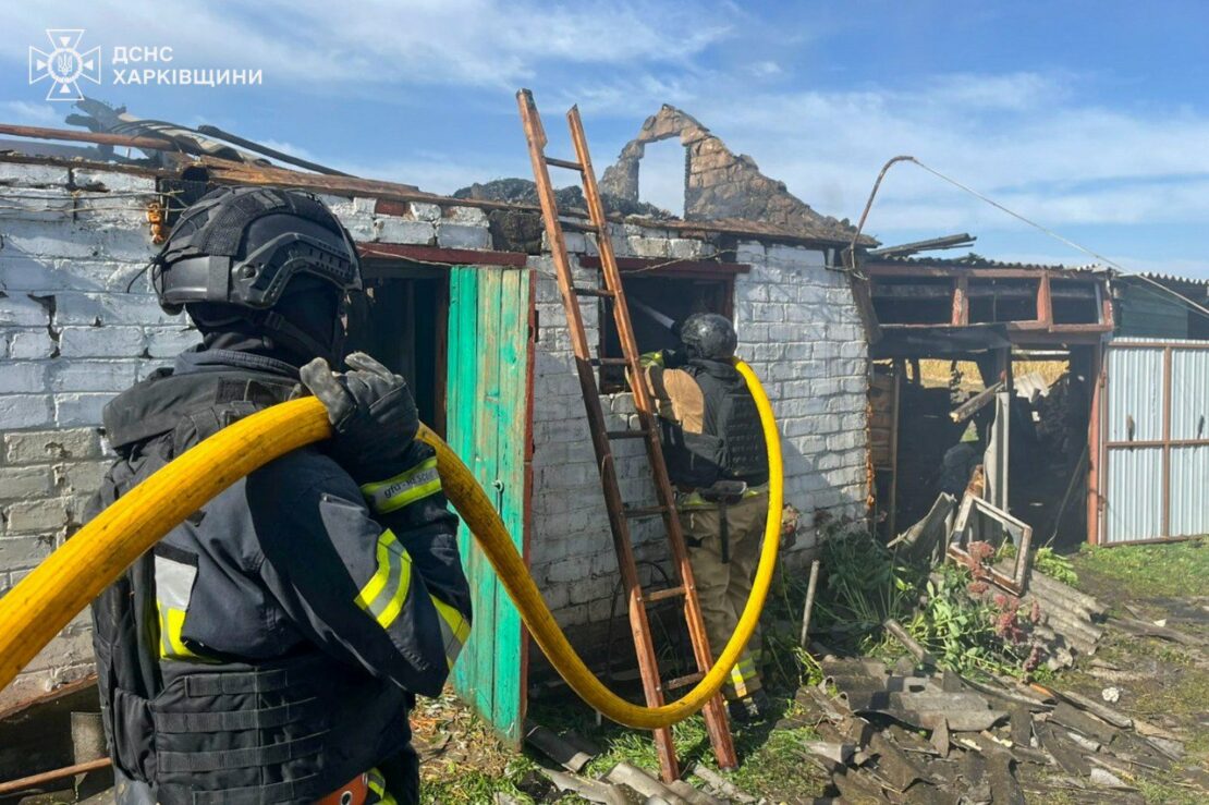 Росіяни вдарили КАБами по селу на Харківщині