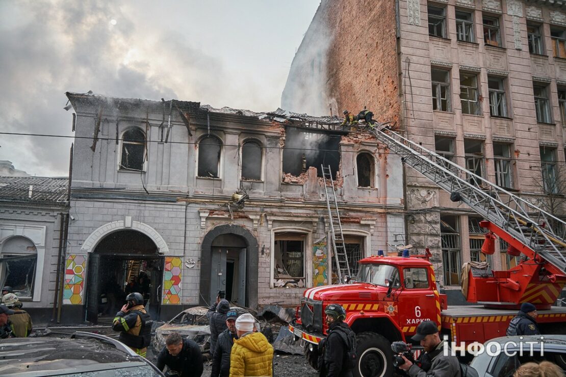 Наслідки прильоту по дитячому садку у Холодногірському районі Харкова (фото)