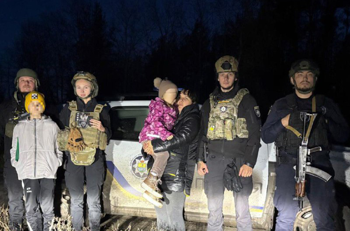 З прифронтової Харківщини евакуювали родину з двома дітьми
