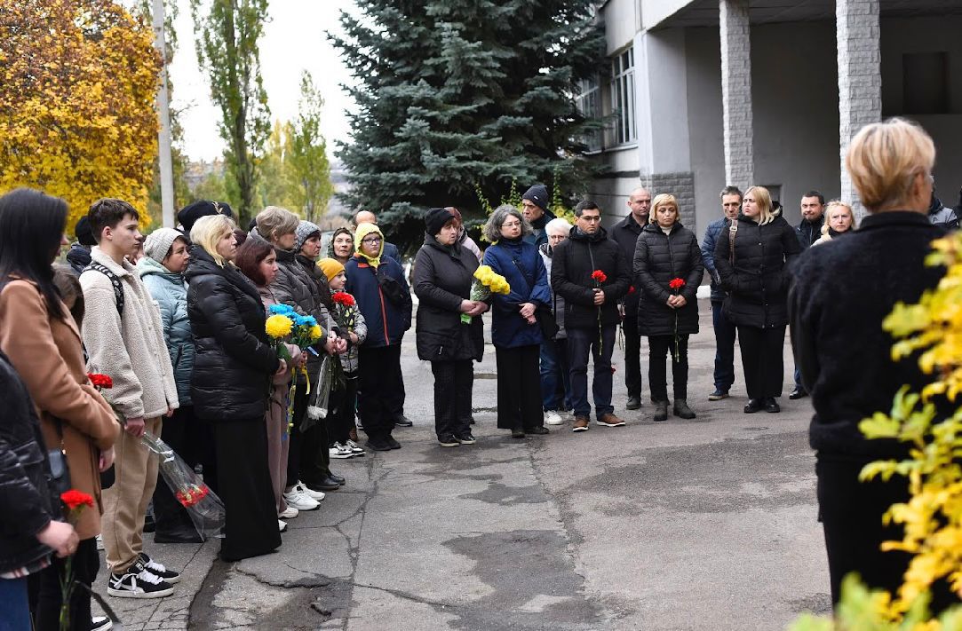 У Харкові відкрили меморіальну дошку на честь загиблого захисника Олександра Чорненького